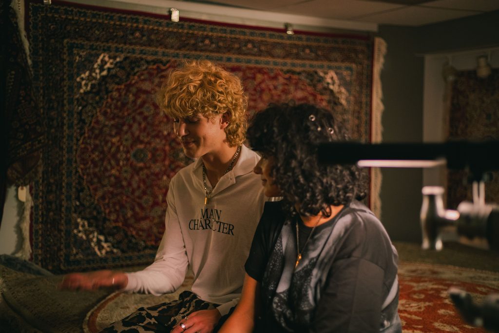 Behind the scenes photo 49