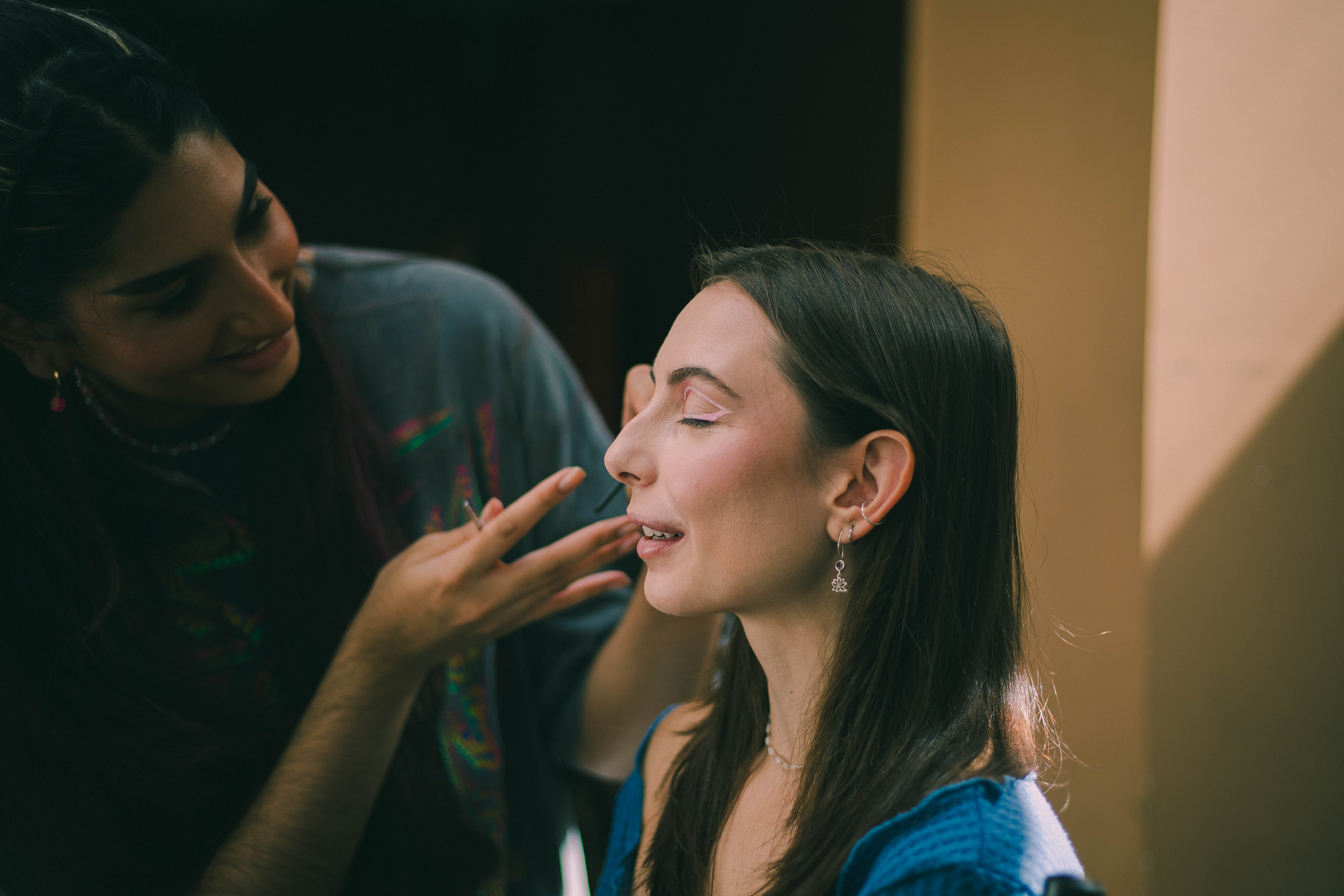 Behind the scenes photo 22