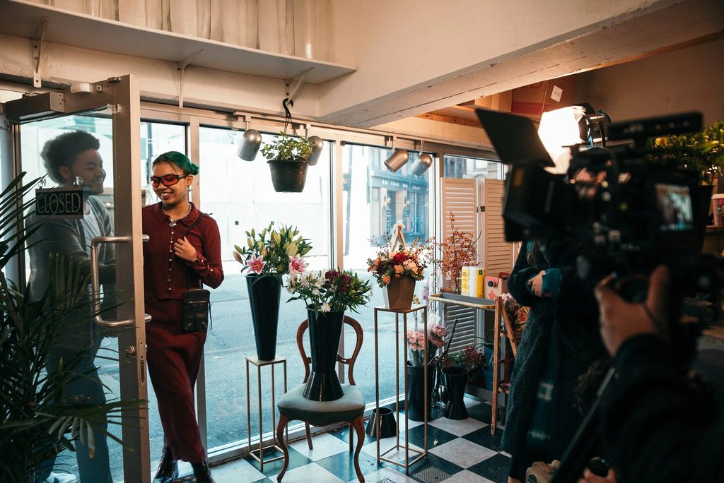 Behind the scenes photo 5