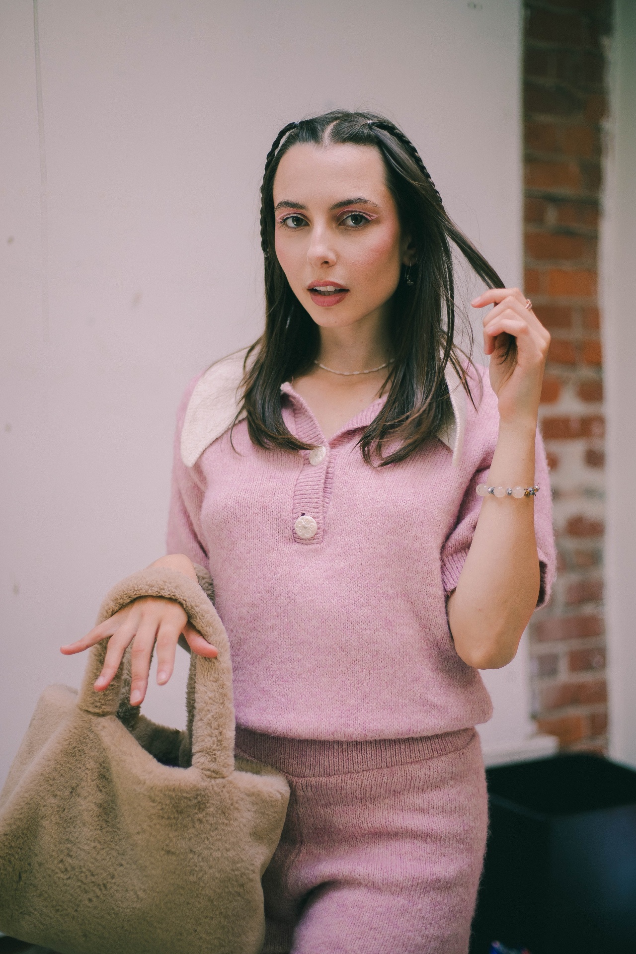 Hunter Holmes as Lola