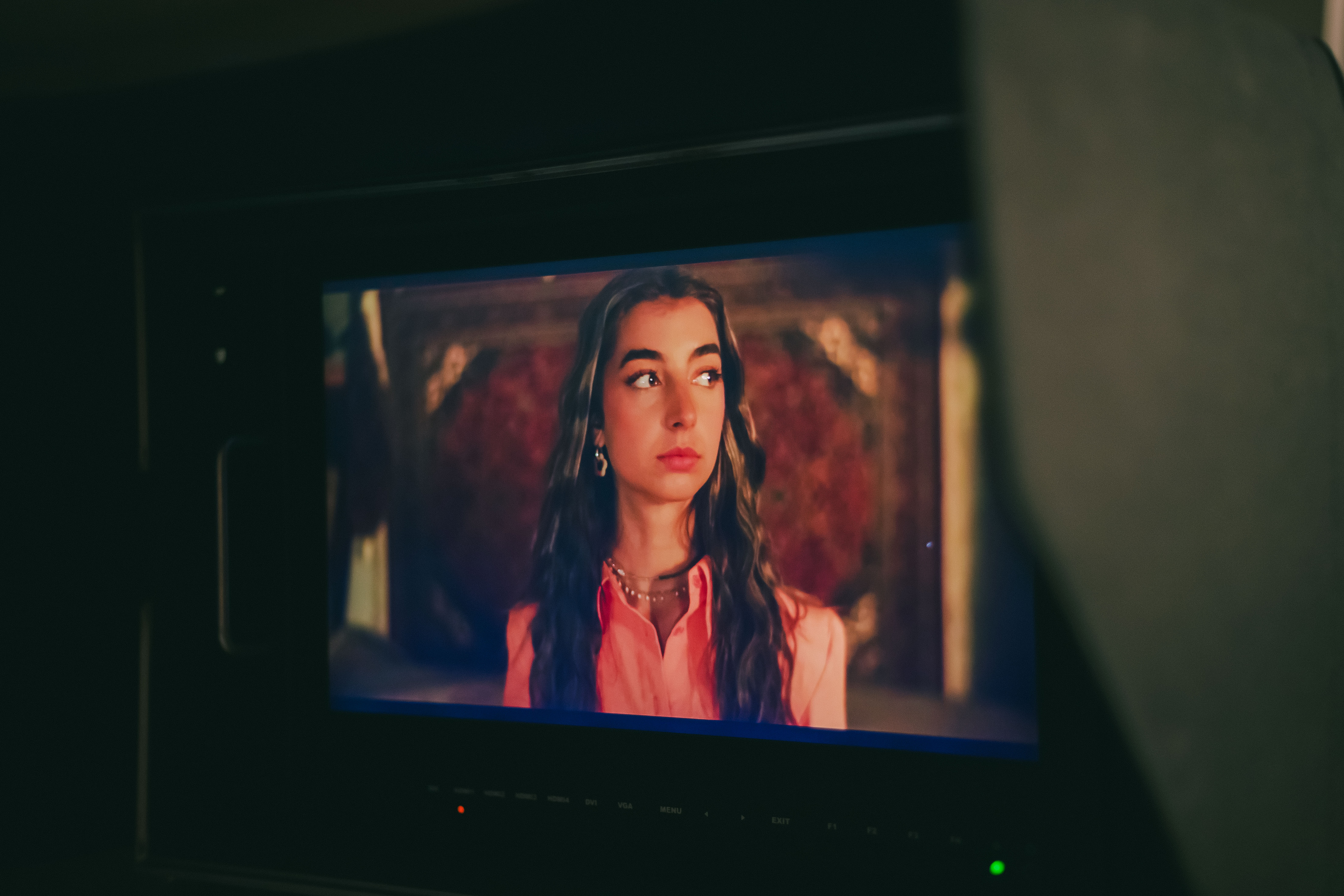 Behind the scenes photo 20