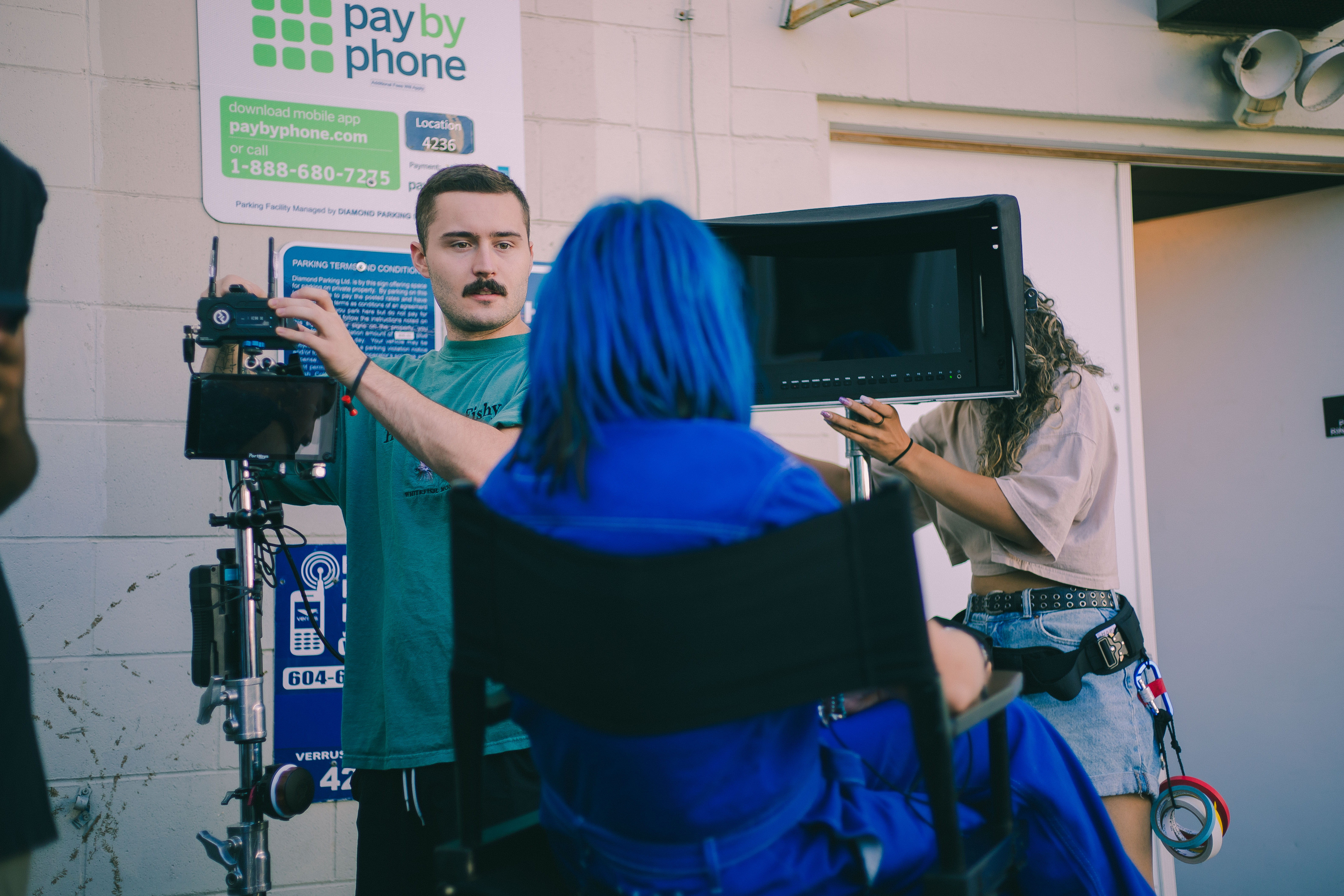 Behind the scenes photo 10